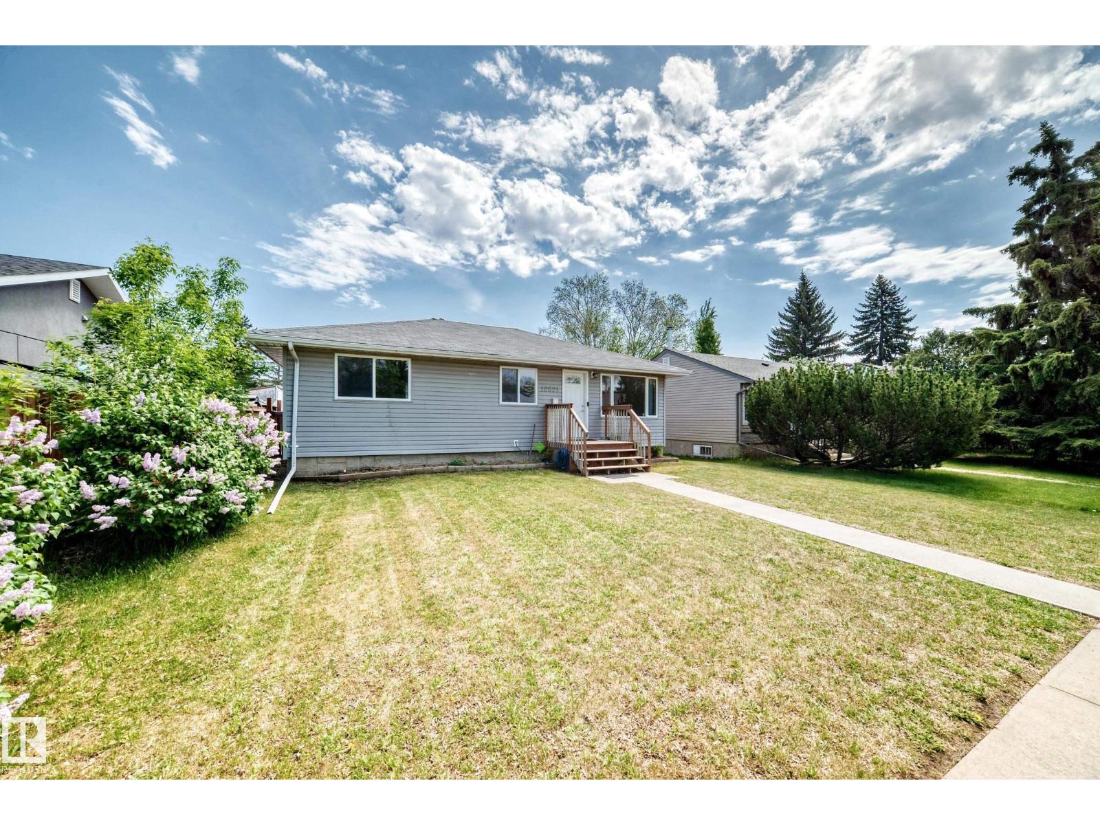 10521 163 ST NW - 4