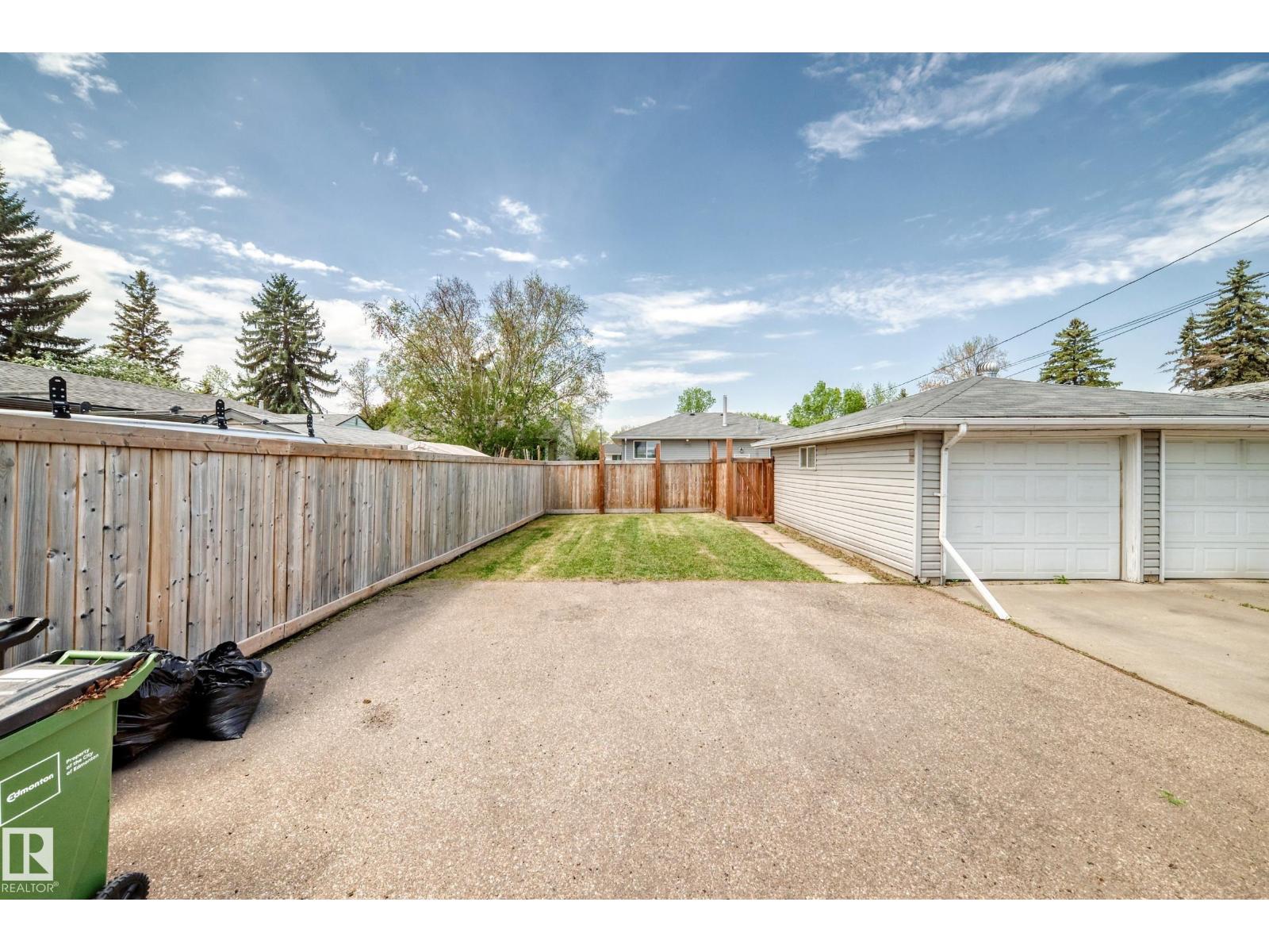 10521 163 ST NW - 49