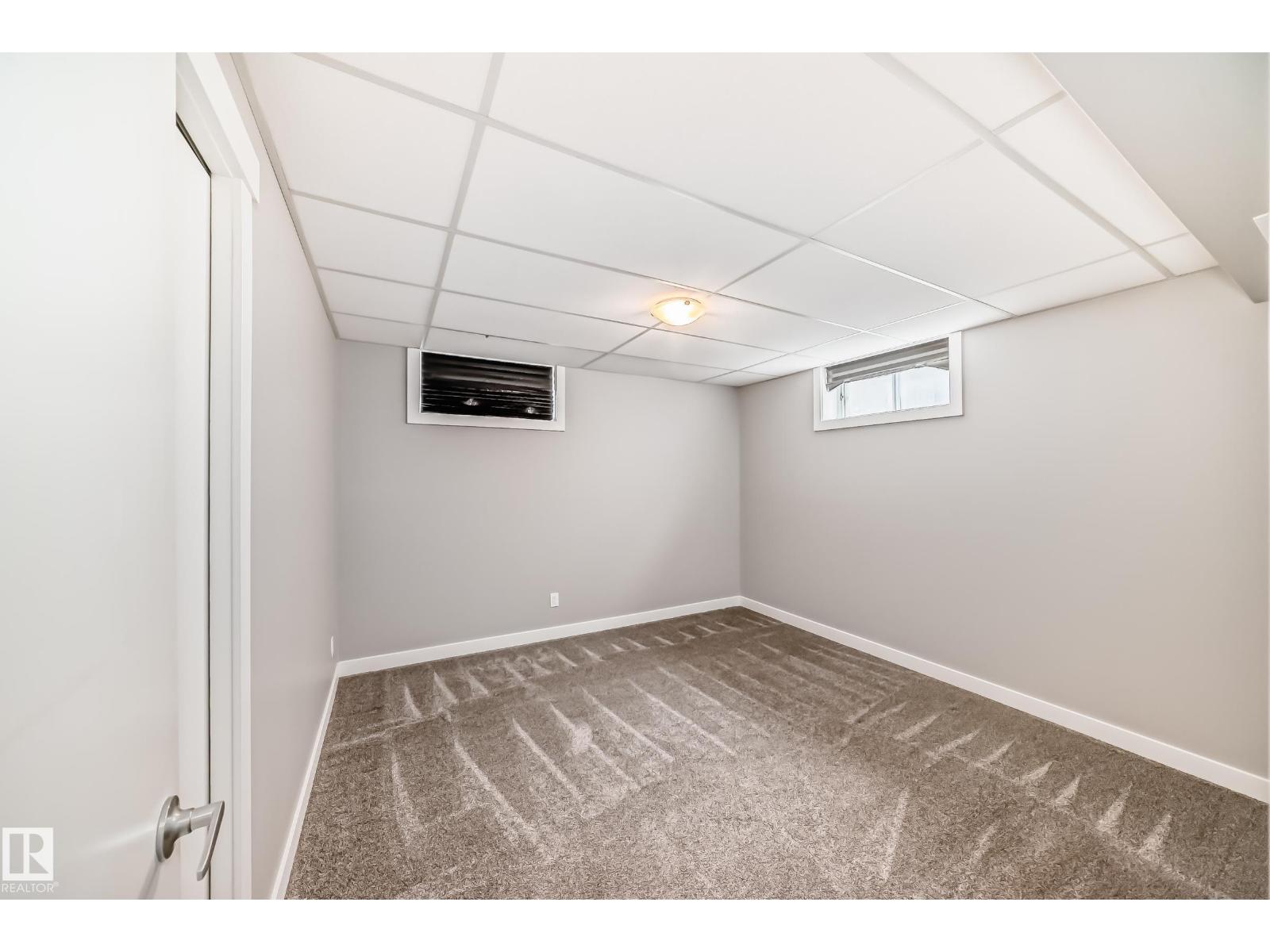 10521 163 ST NW - 37