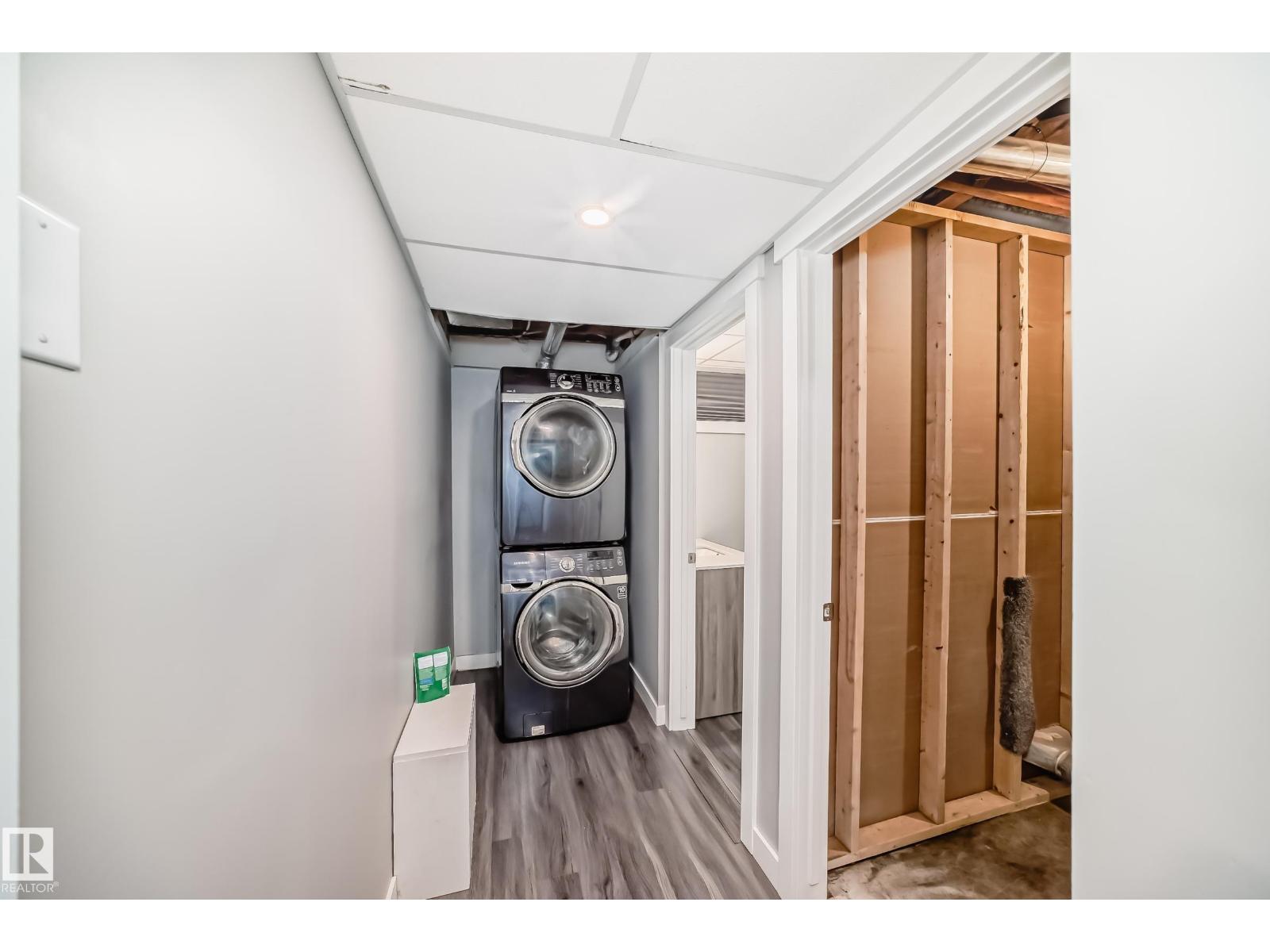 10521 163 ST NW - 43