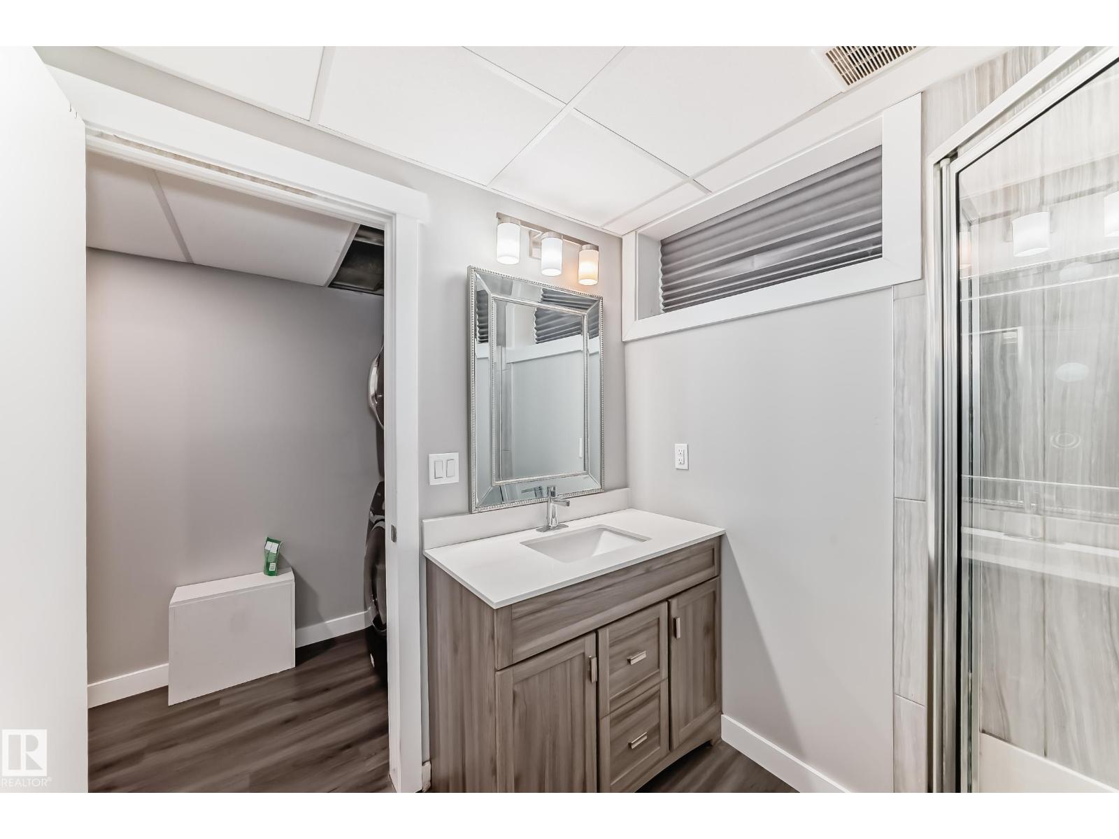 10521 163 ST NW - 42