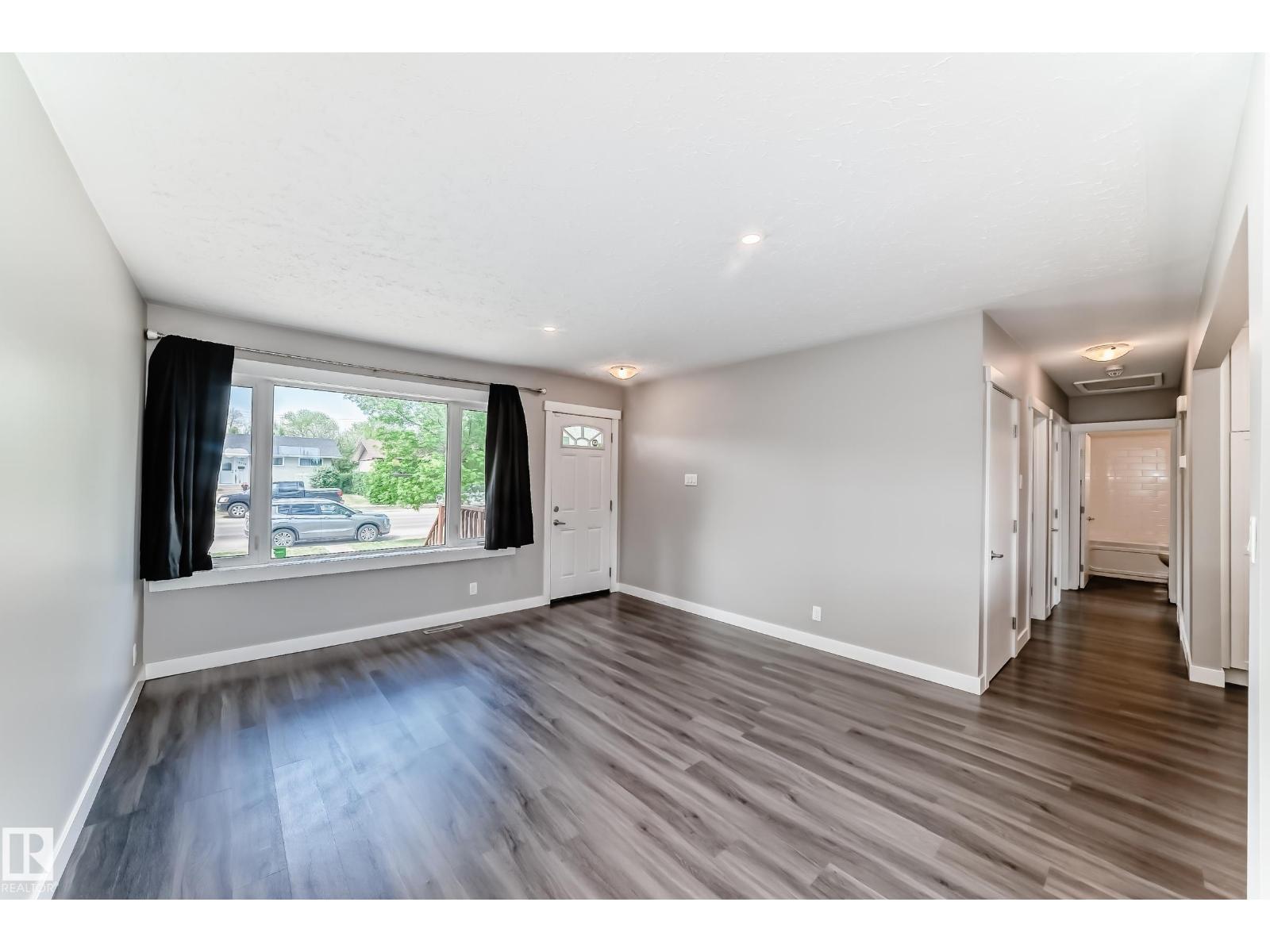 10521 163 ST NW - 14