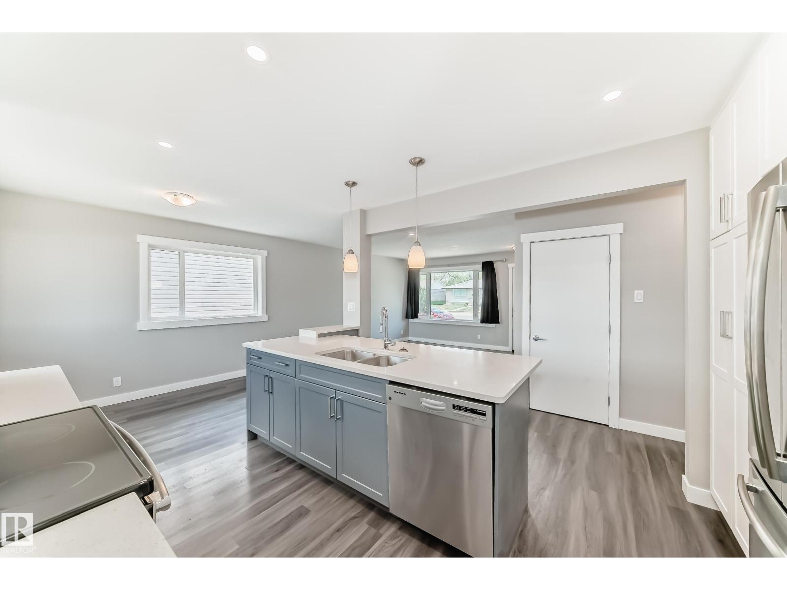10521 163 ST NW - 8