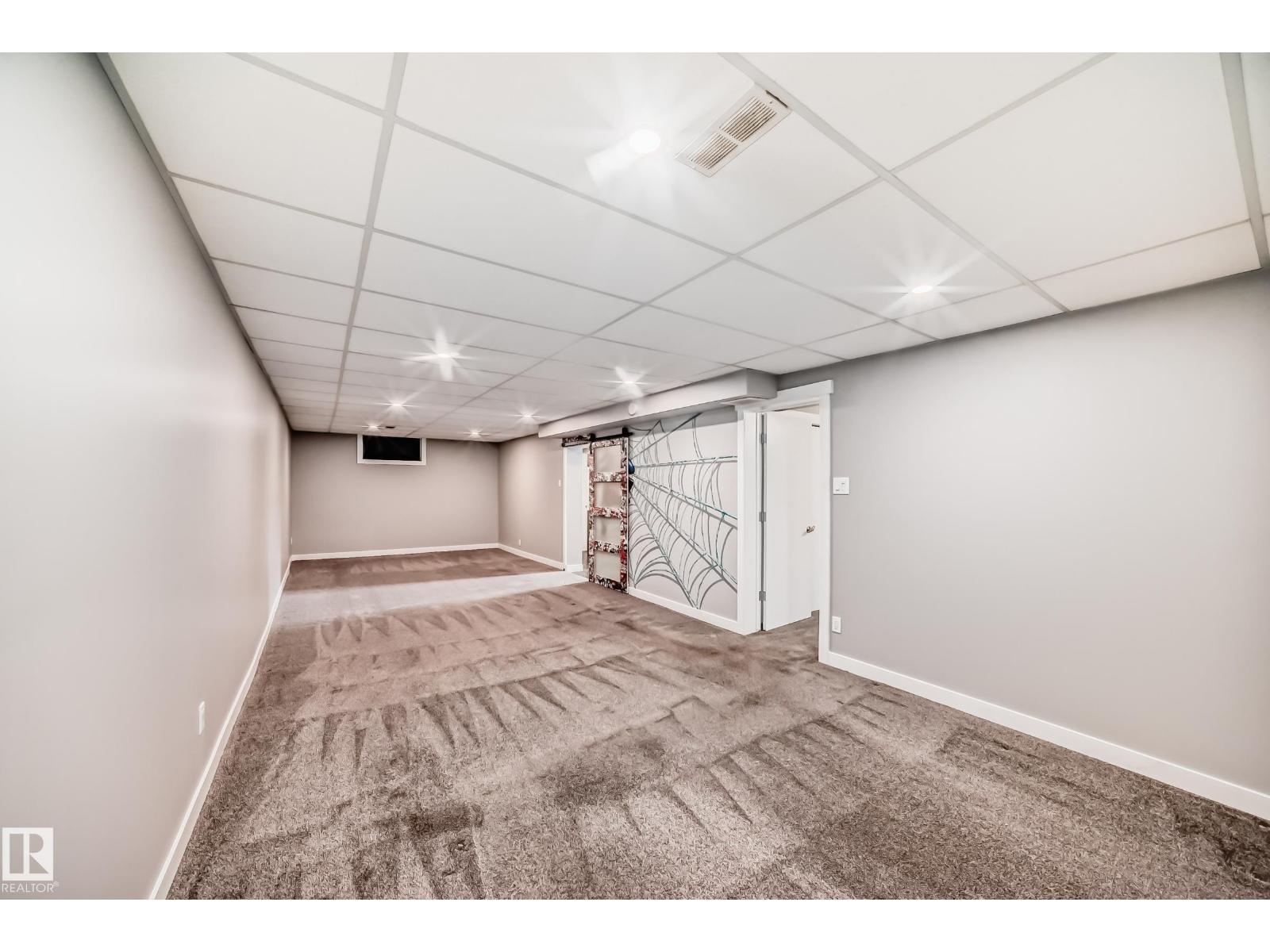 10521 163 ST NW - 35