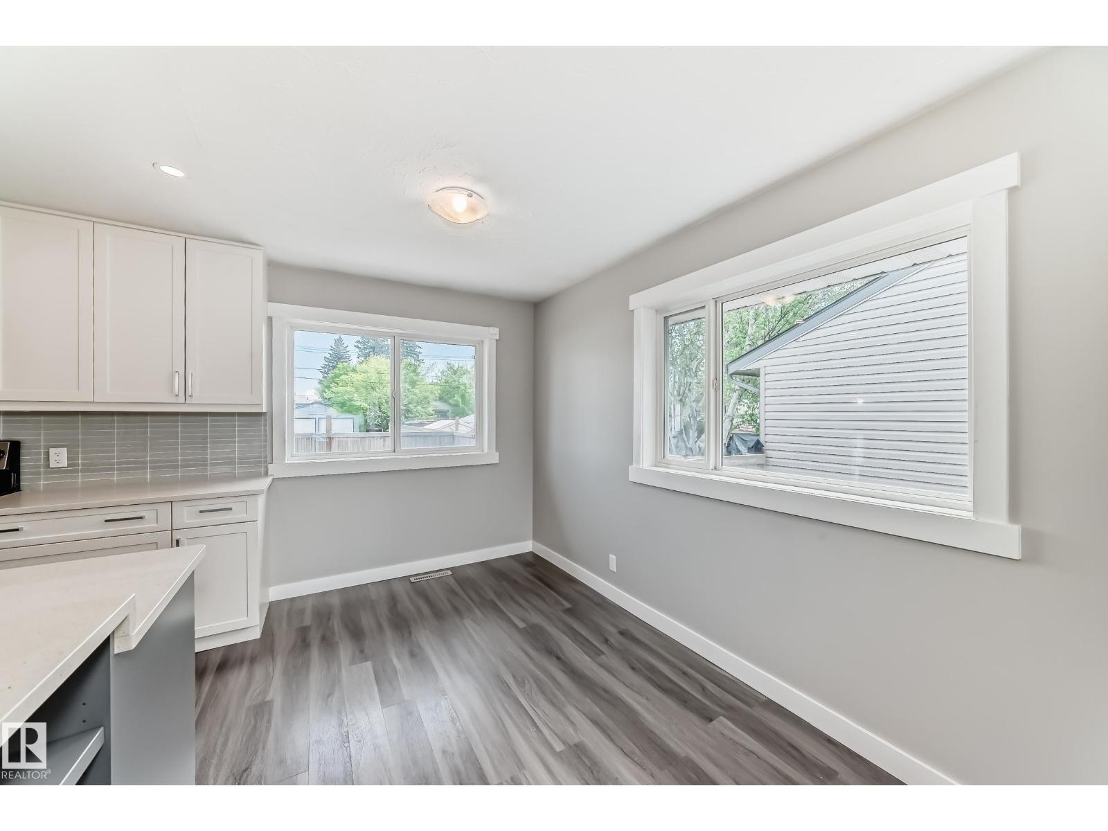 10521 163 ST NW - 12