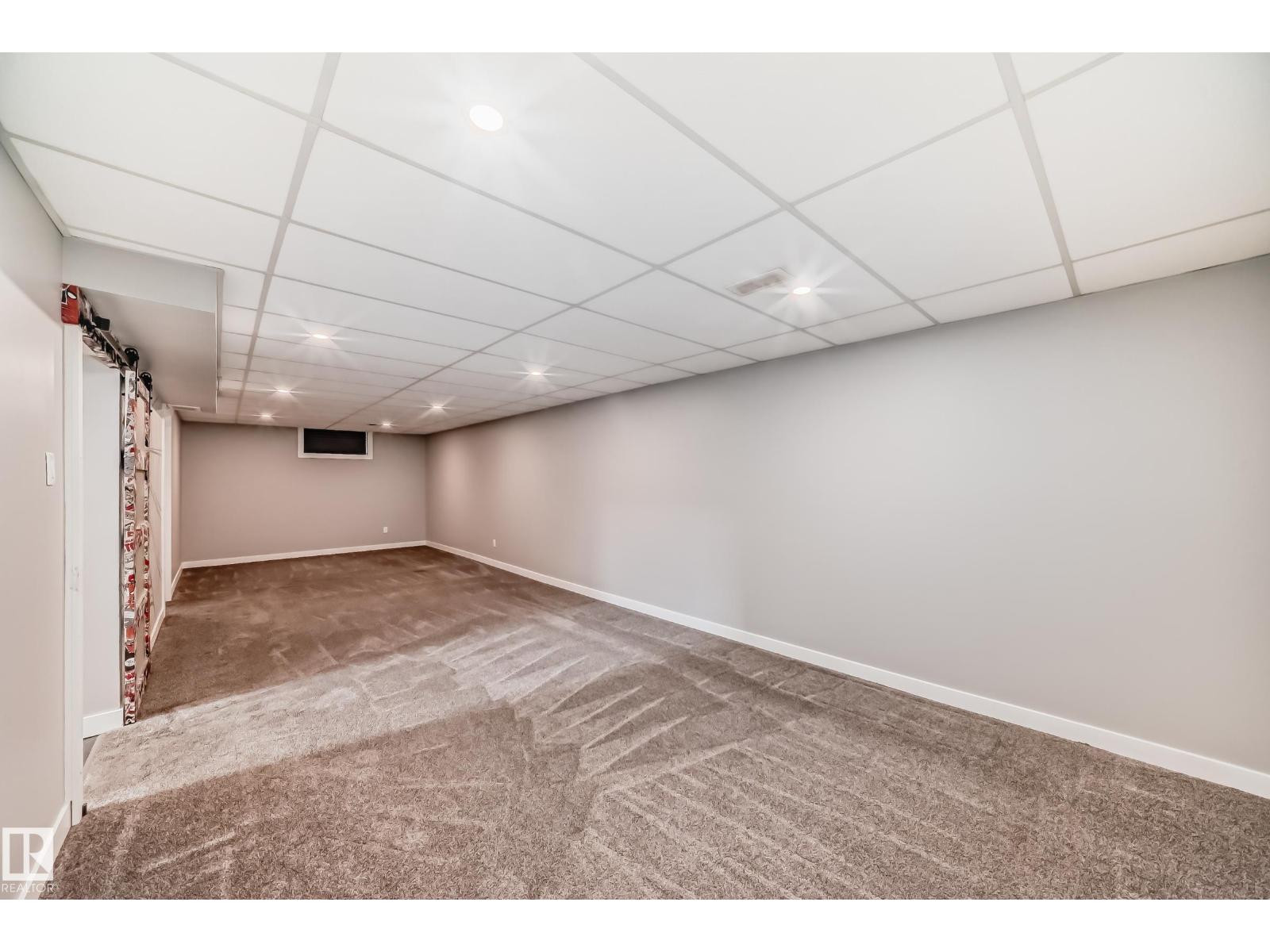 10521 163 ST NW - 32