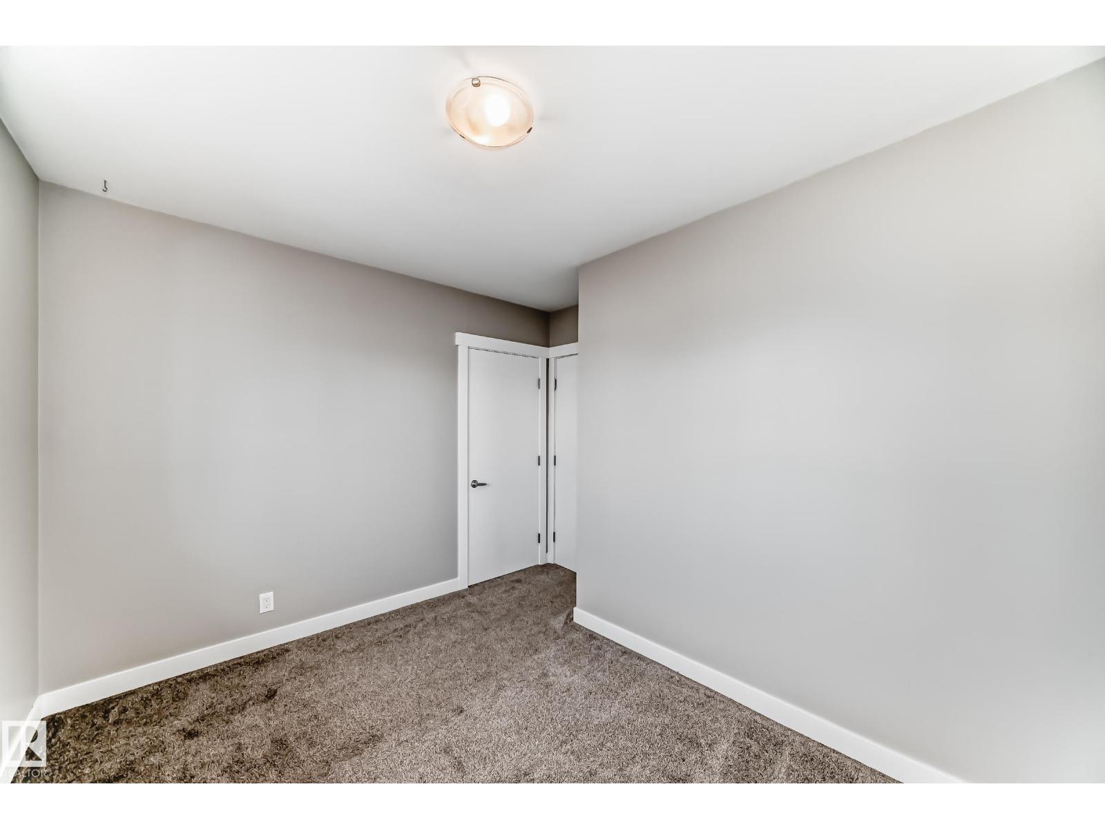 10521 163 ST NW - 27