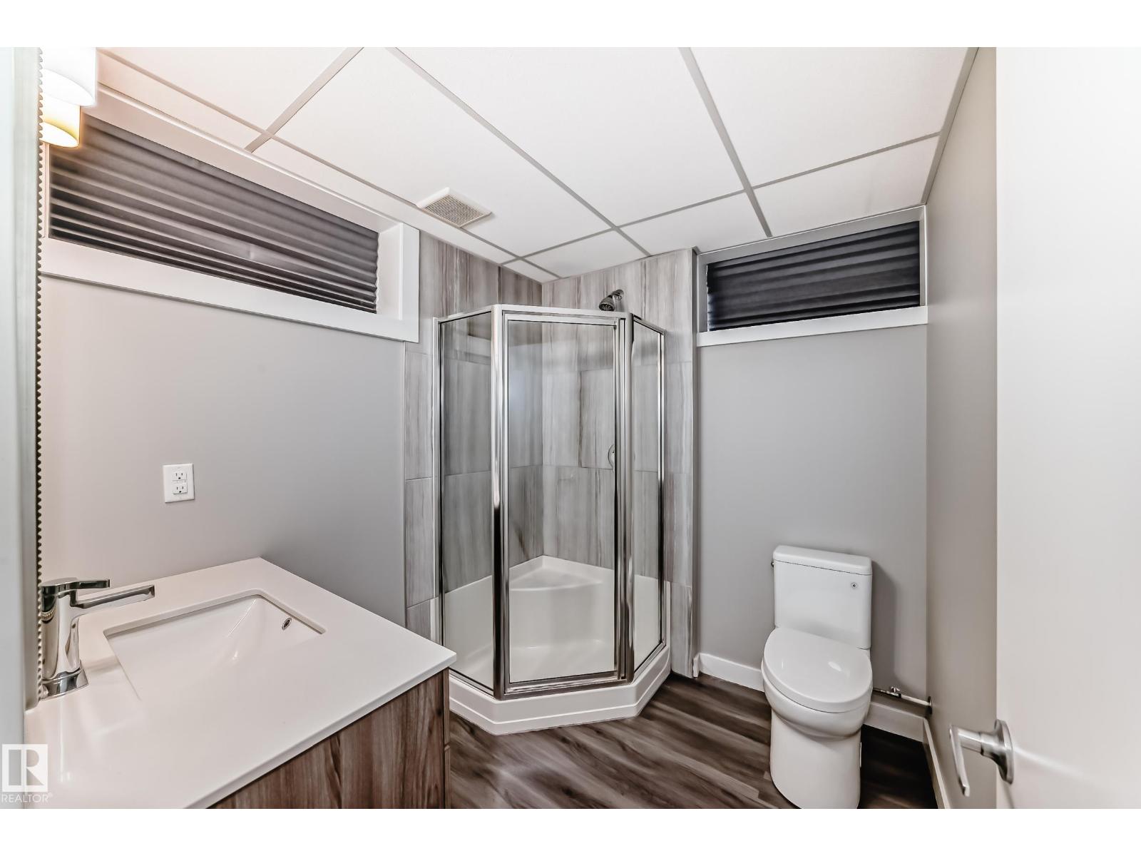 10521 163 ST NW - 41