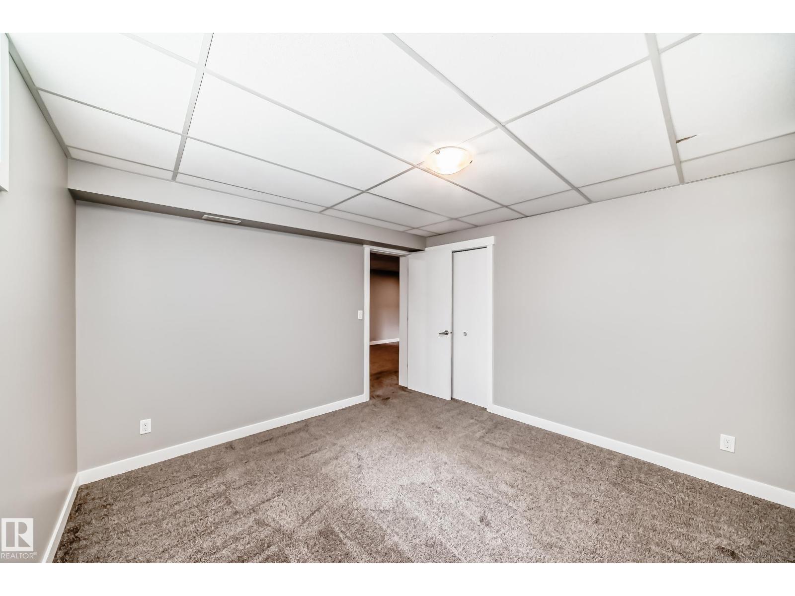 10521 163 ST NW - 39