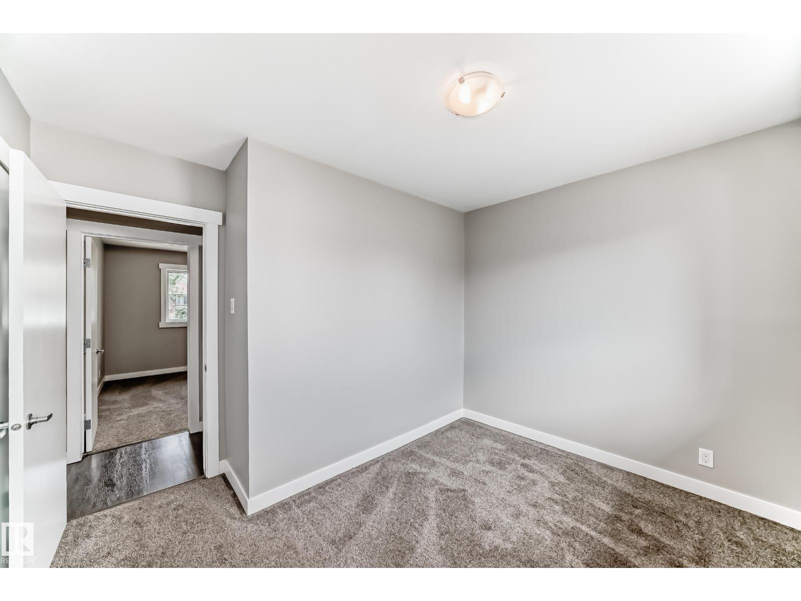 10521 163 ST NW - 26