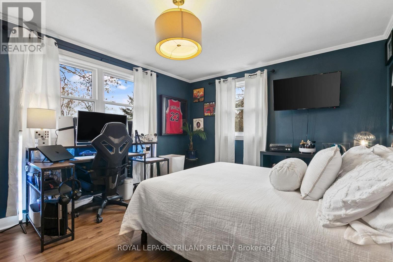 298 SUNSET DRIVE - 10