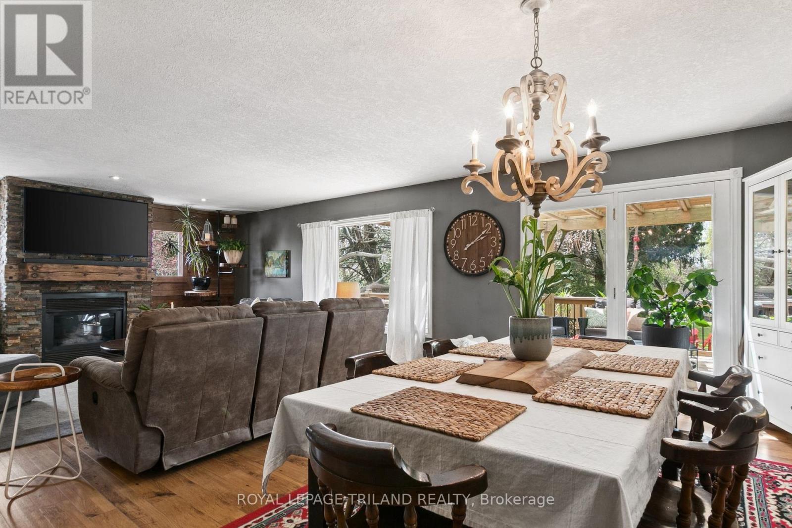 298 SUNSET DRIVE - 16