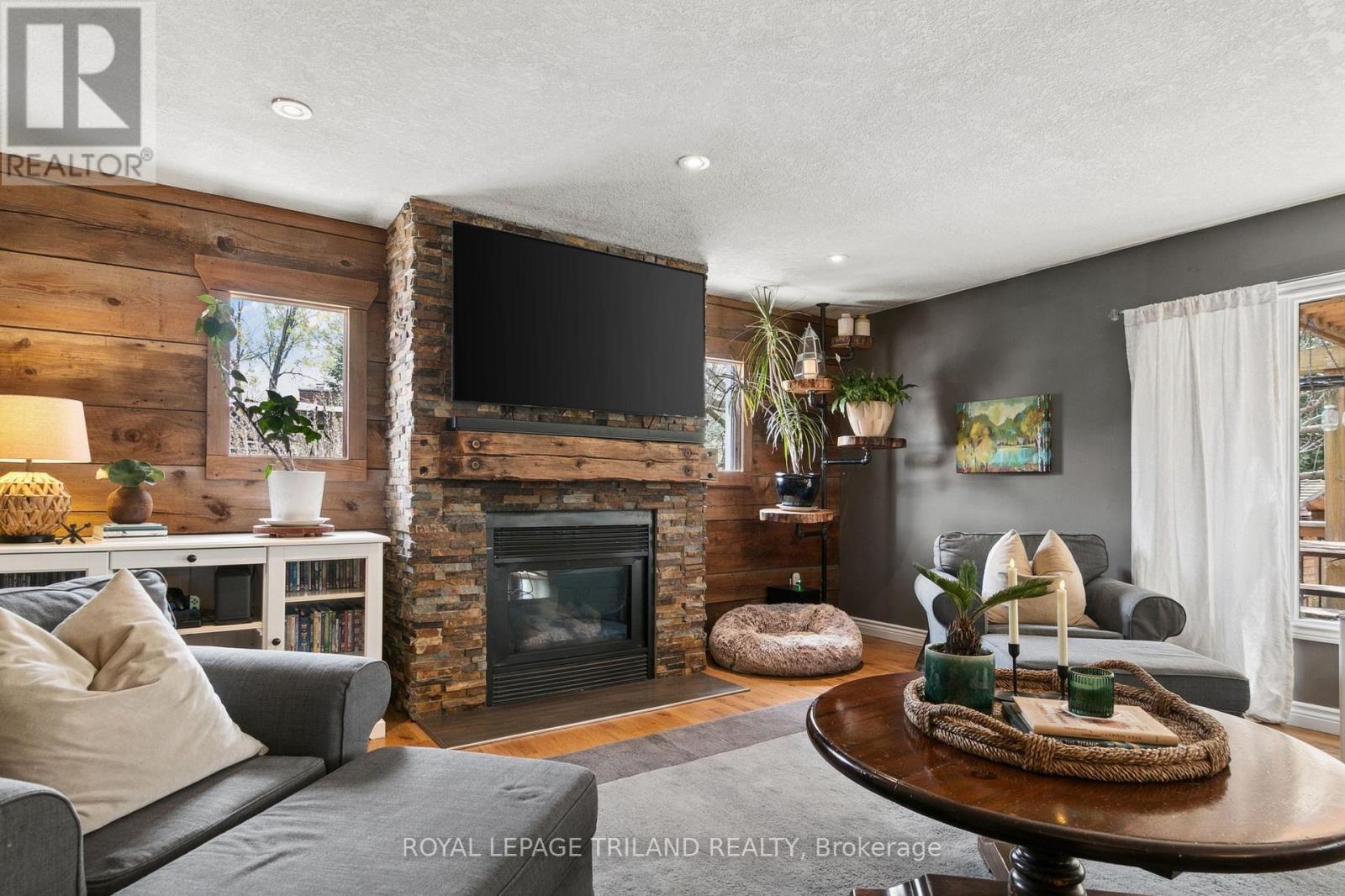 298 SUNSET DRIVE - 17