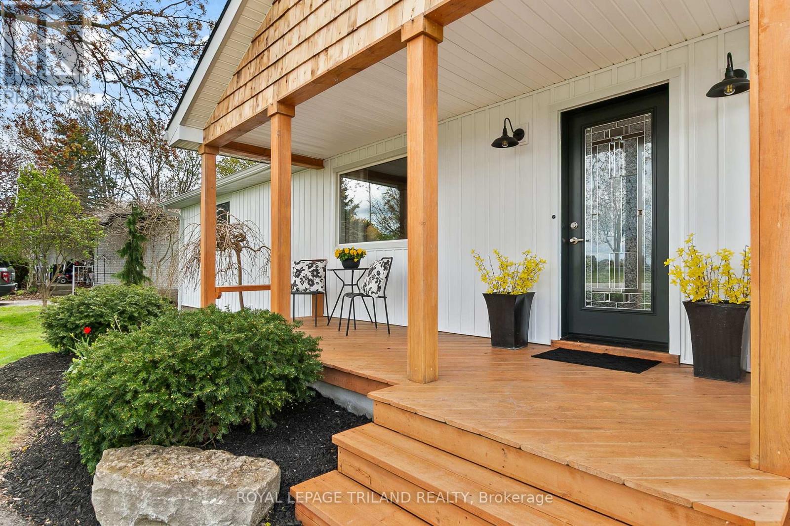298 SUNSET DRIVE - 4