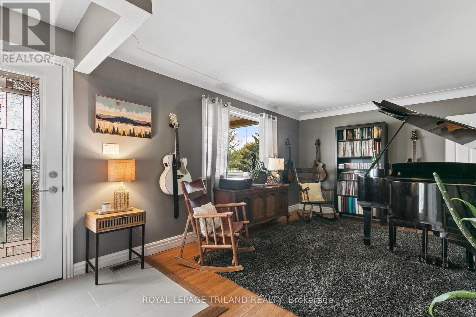 298 SUNSET DRIVE - 5