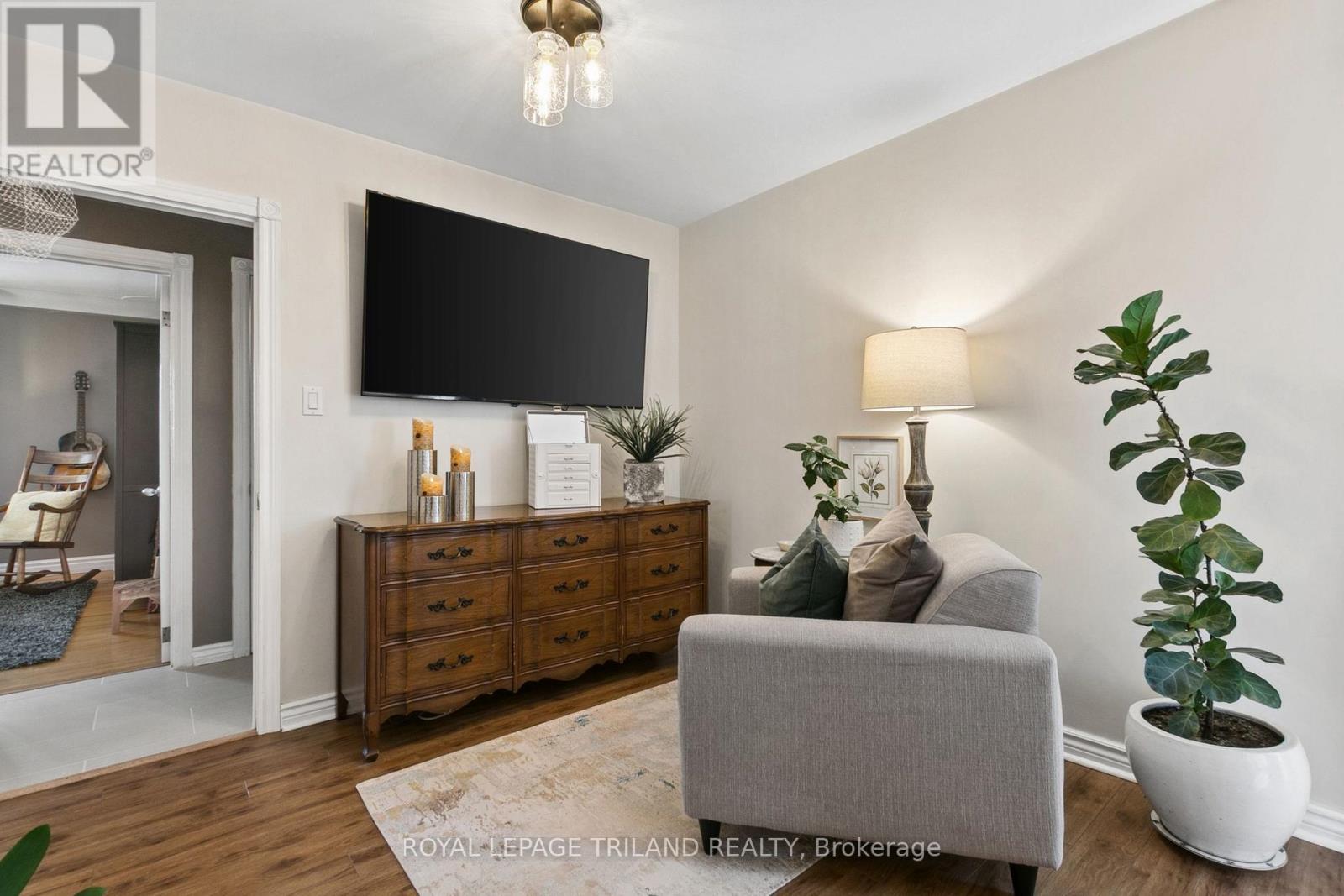 298 SUNSET DRIVE - 8