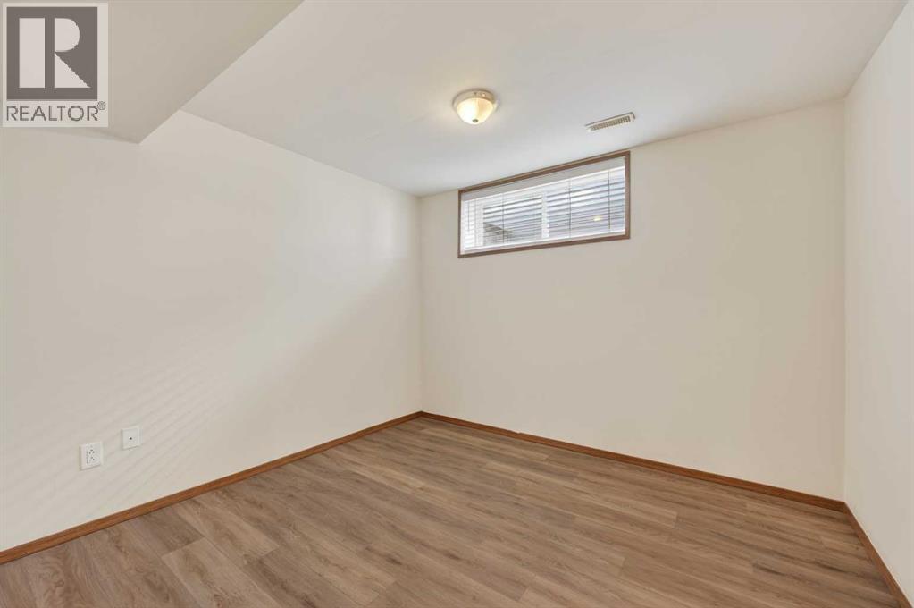 126 Evansmeade Crescent NW - 29