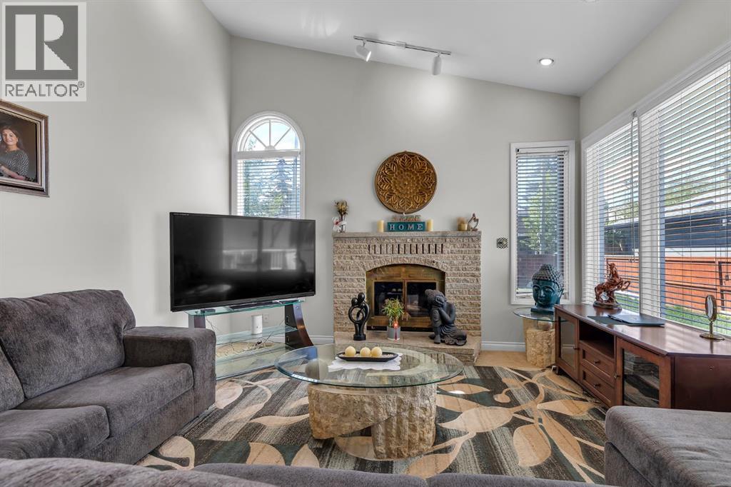 1811 13 Avenue NW - 13