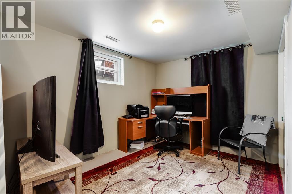 1811 13 Avenue NW - 25