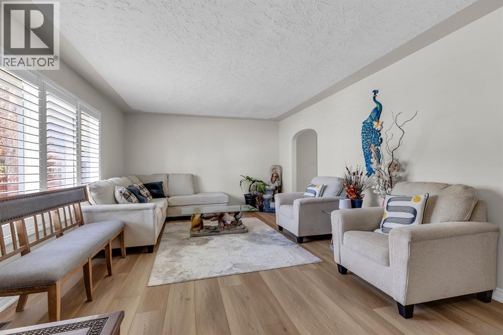 1811 13 Avenue NW - 5