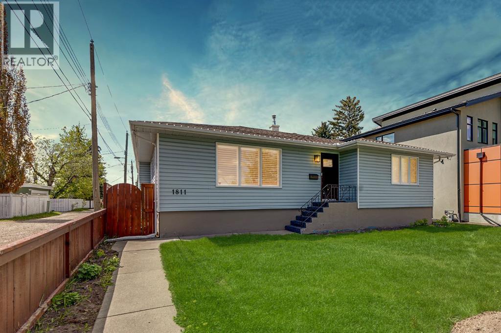 1811 13 Avenue NW - 1