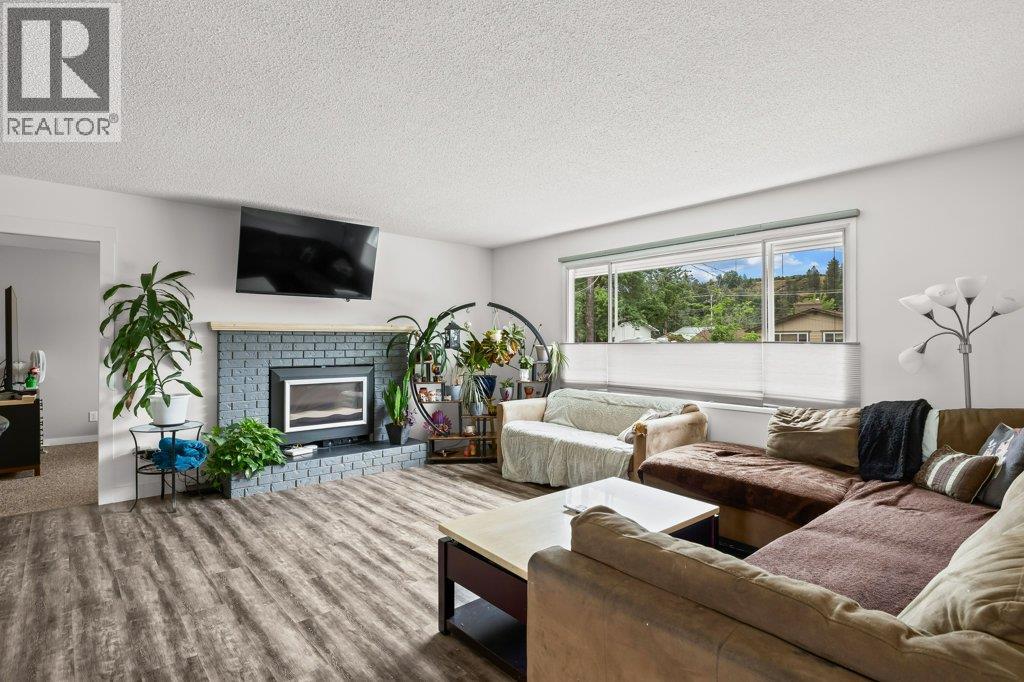  900 Hickory Road, Kelowna