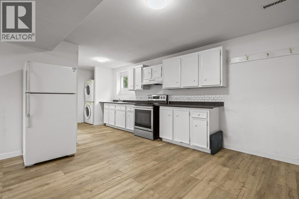  900 Hickory Road, Kelowna