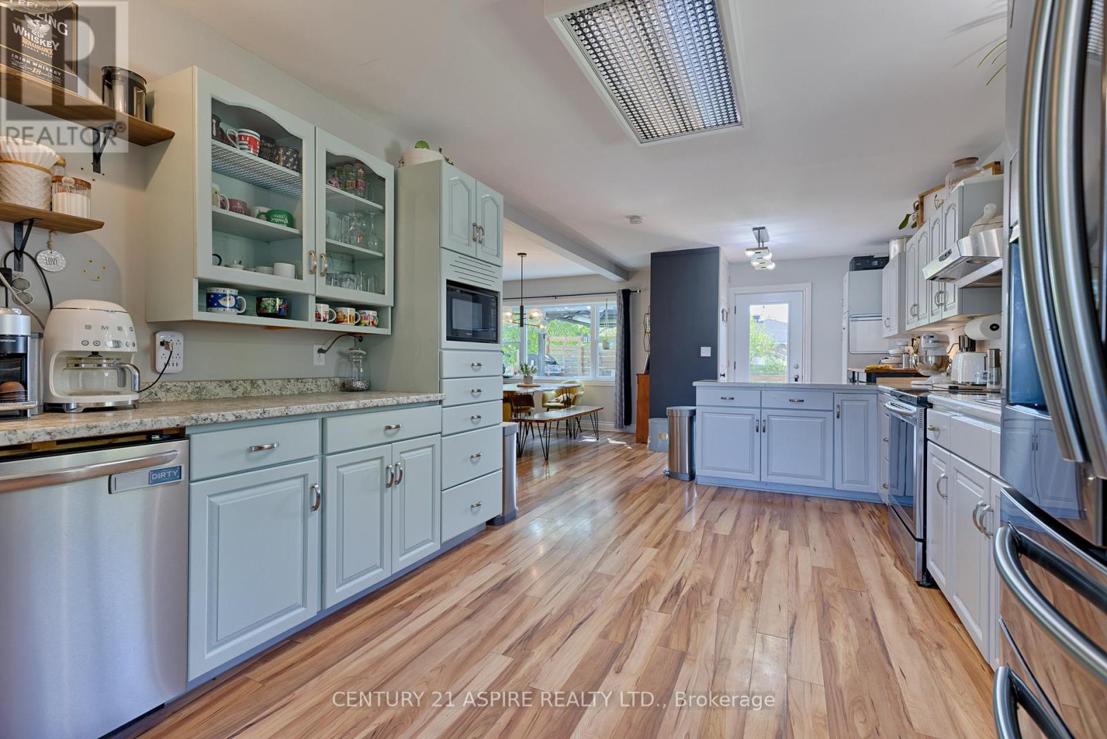 509 ROY STREET E - 14