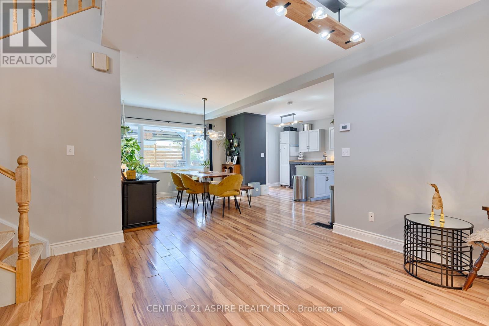 509 ROY STREET E - 22