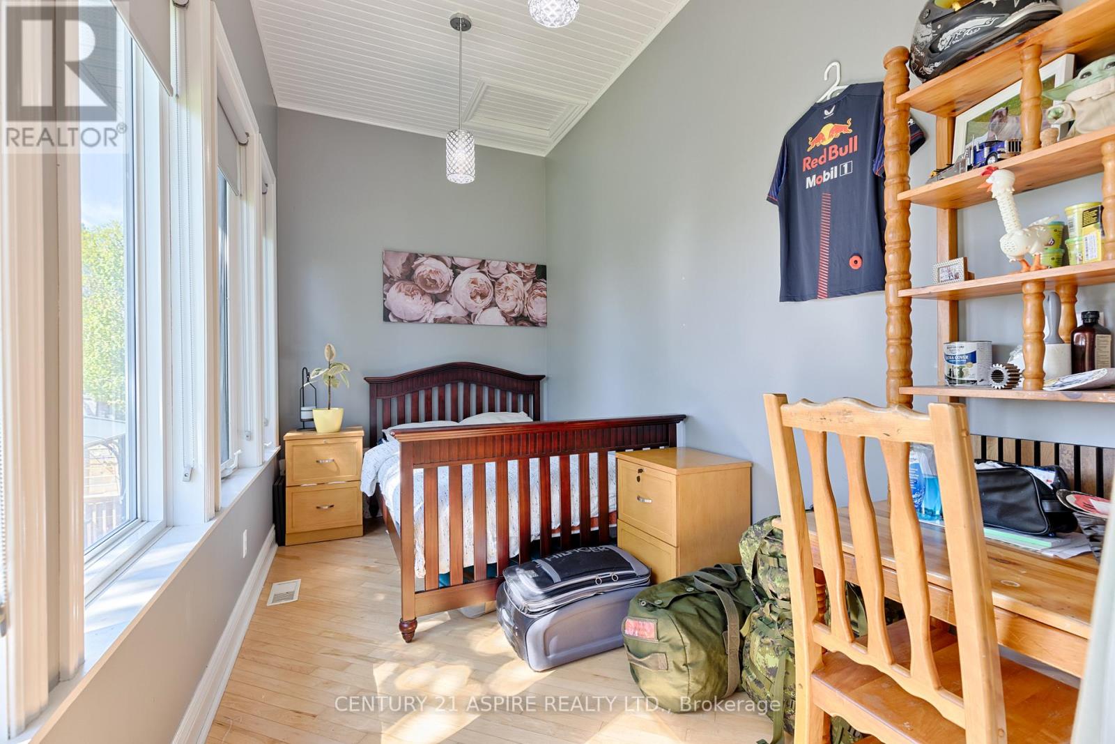 509 ROY STREET E - 31