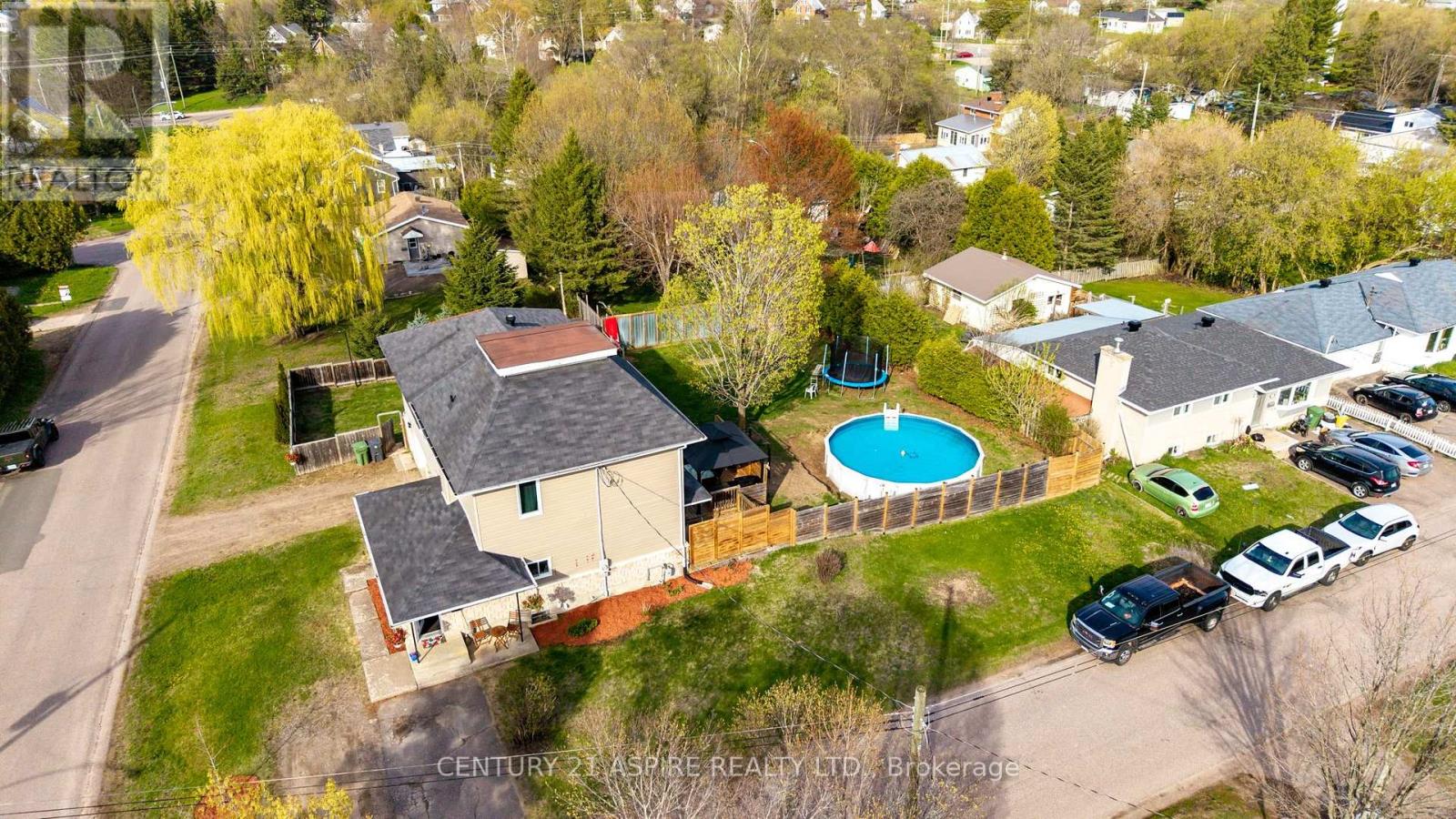 509 ROY STREET E - 42