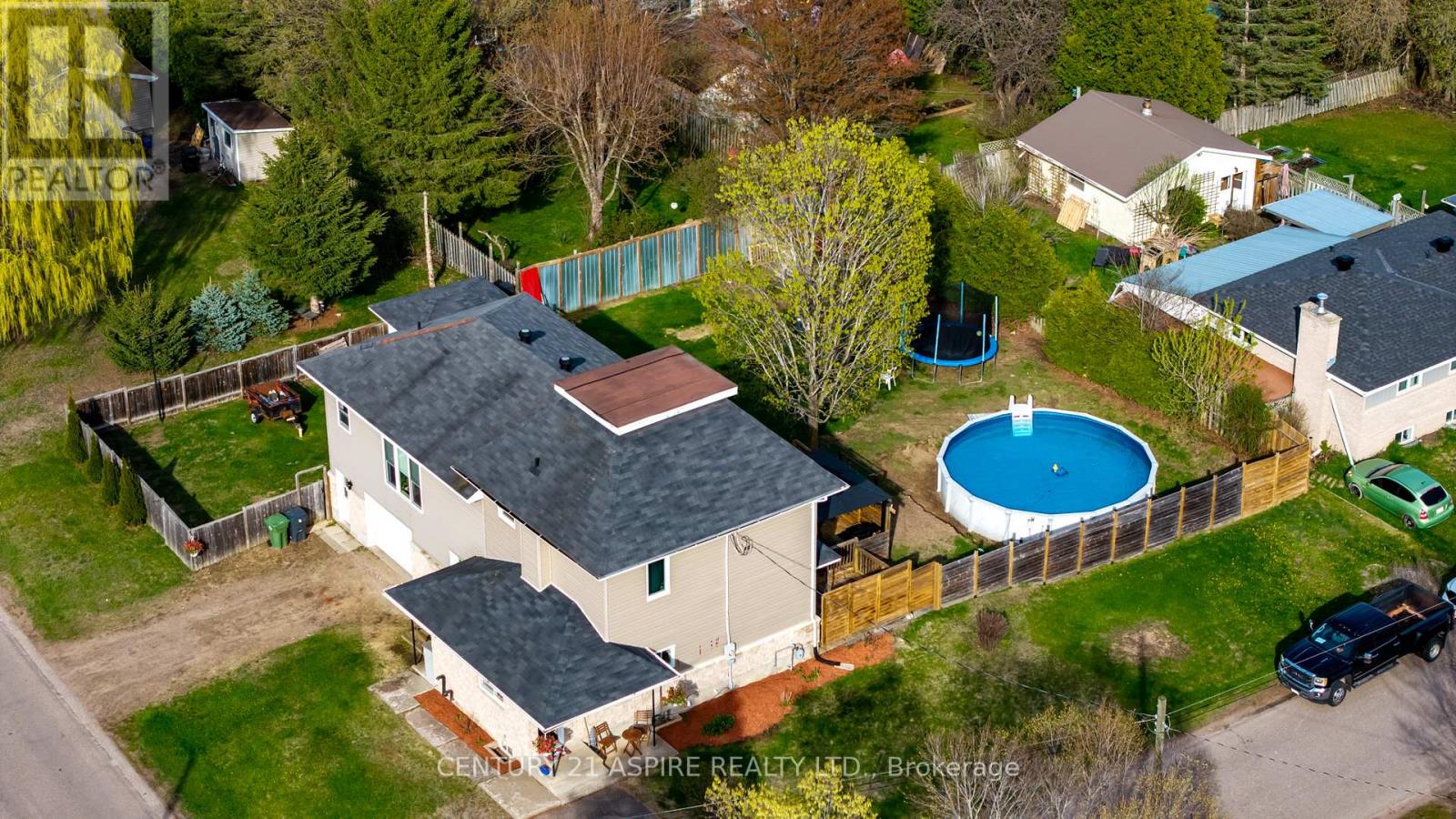 509 ROY STREET E - 45