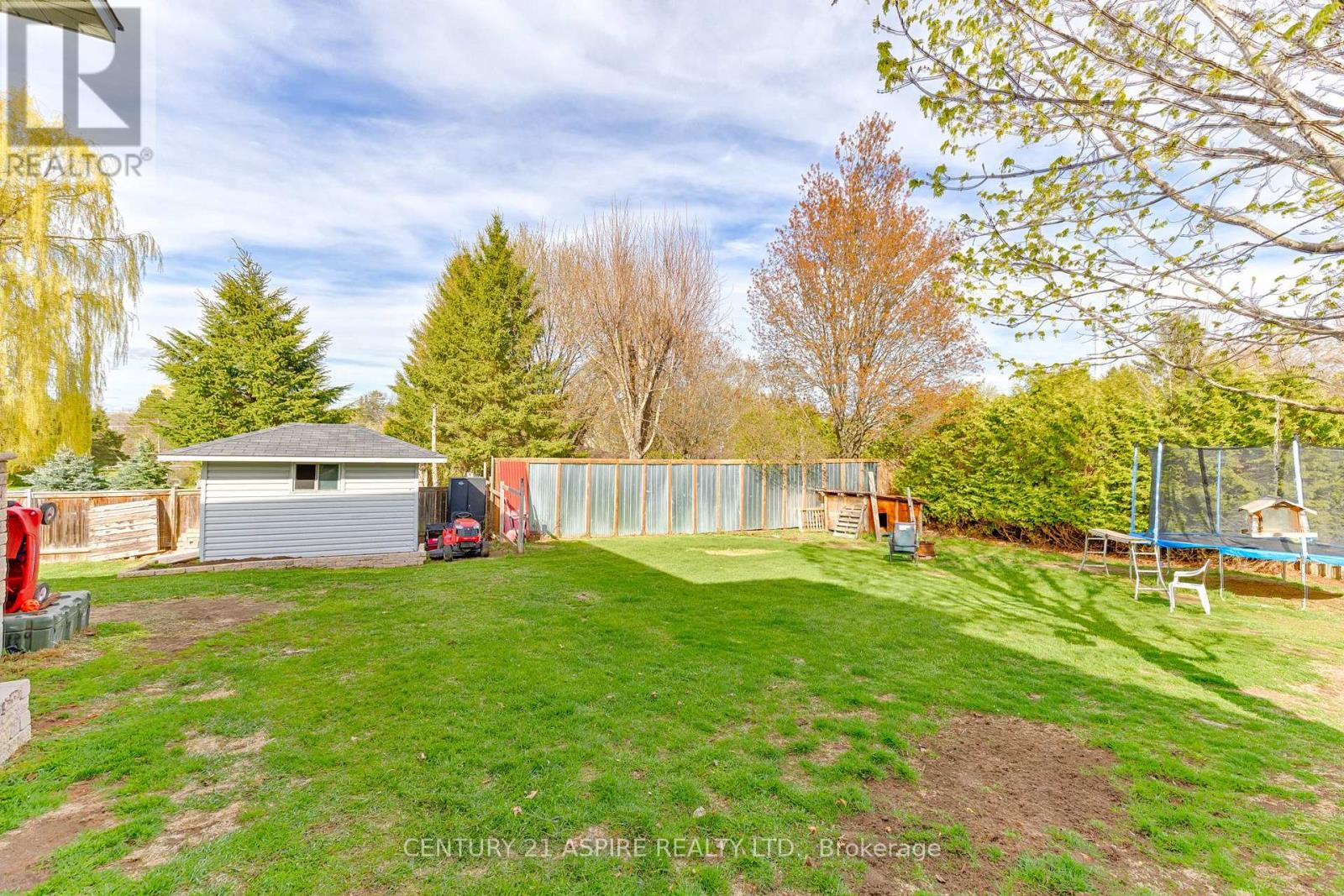 509 ROY STREET E - 9