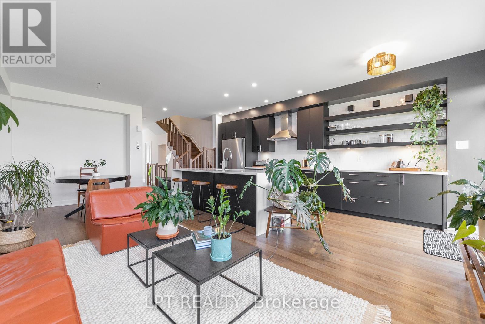 557 TAHOE HEIGHTS