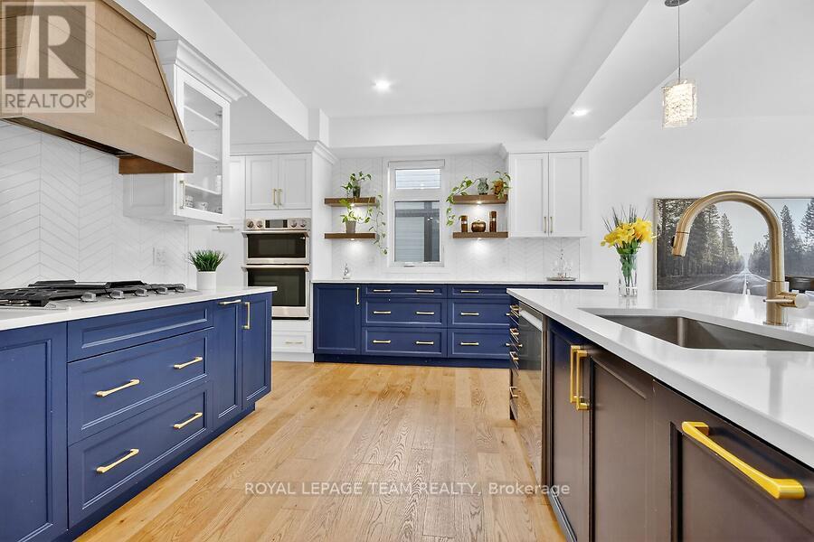 950 ISLINGTON WAY - 11