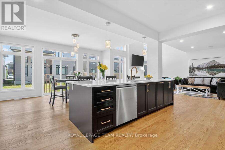 950 ISLINGTON WAY - 14