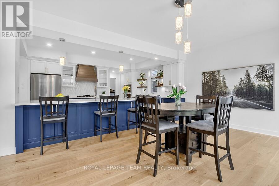 950 ISLINGTON WAY - 15
