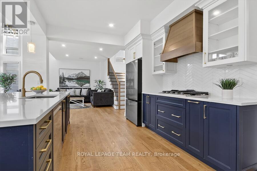 950 ISLINGTON WAY - 17