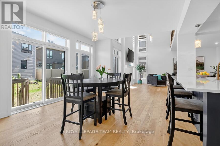 950 ISLINGTON WAY - 18