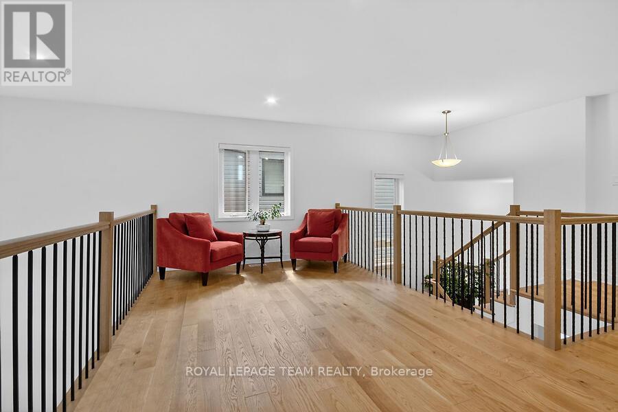 950 ISLINGTON WAY - 27