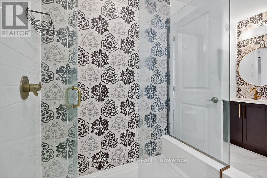 950 ISLINGTON WAY - 31
