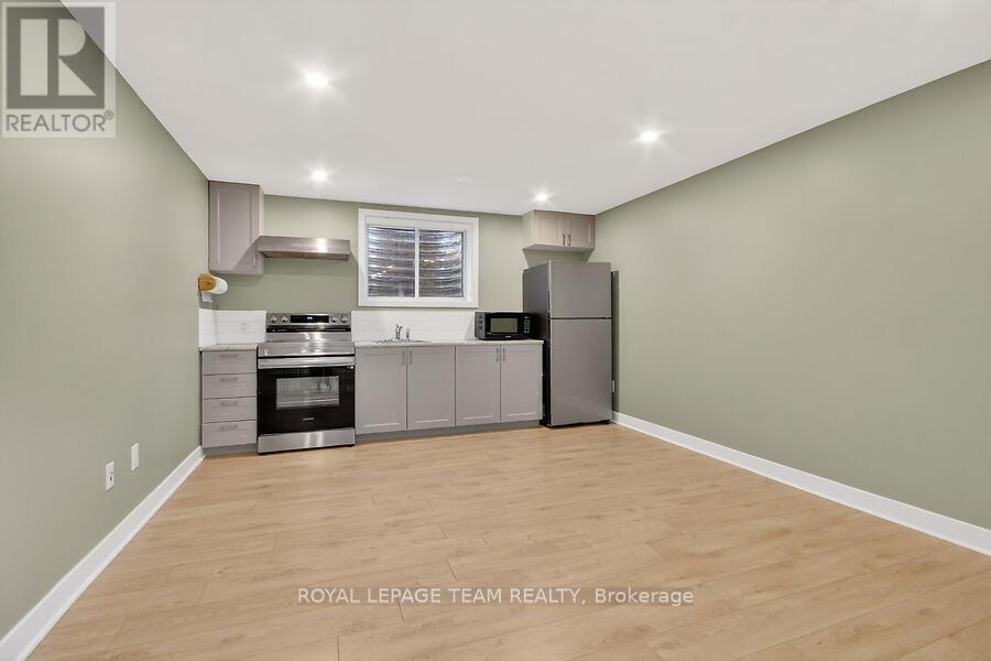 950 ISLINGTON WAY - 42
