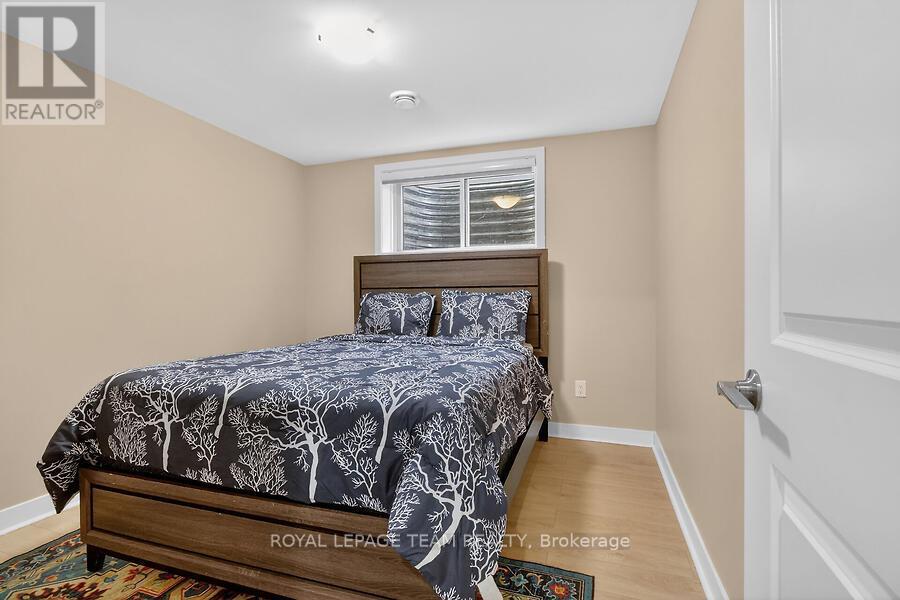 950 ISLINGTON WAY - 45