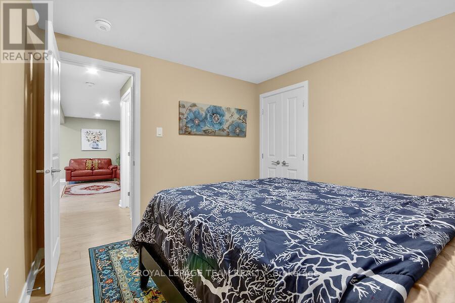 950 ISLINGTON WAY - 47