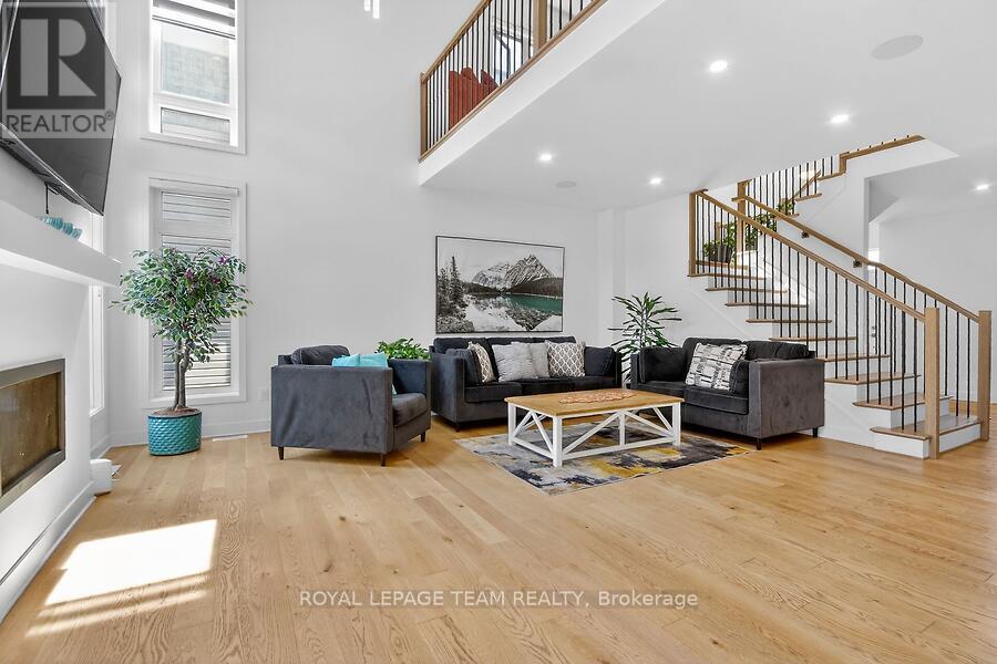 950 ISLINGTON WAY - 6