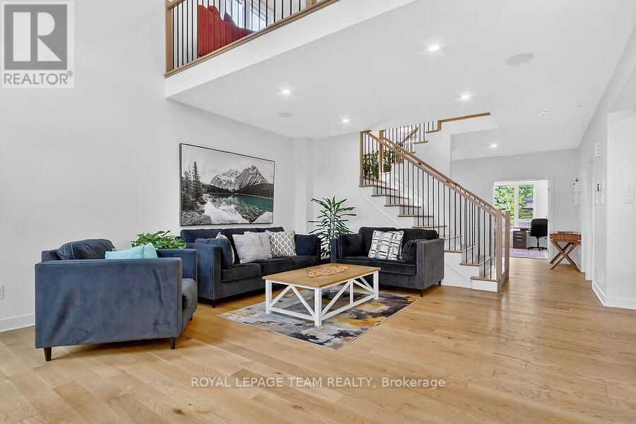 950 ISLINGTON WAY - 8