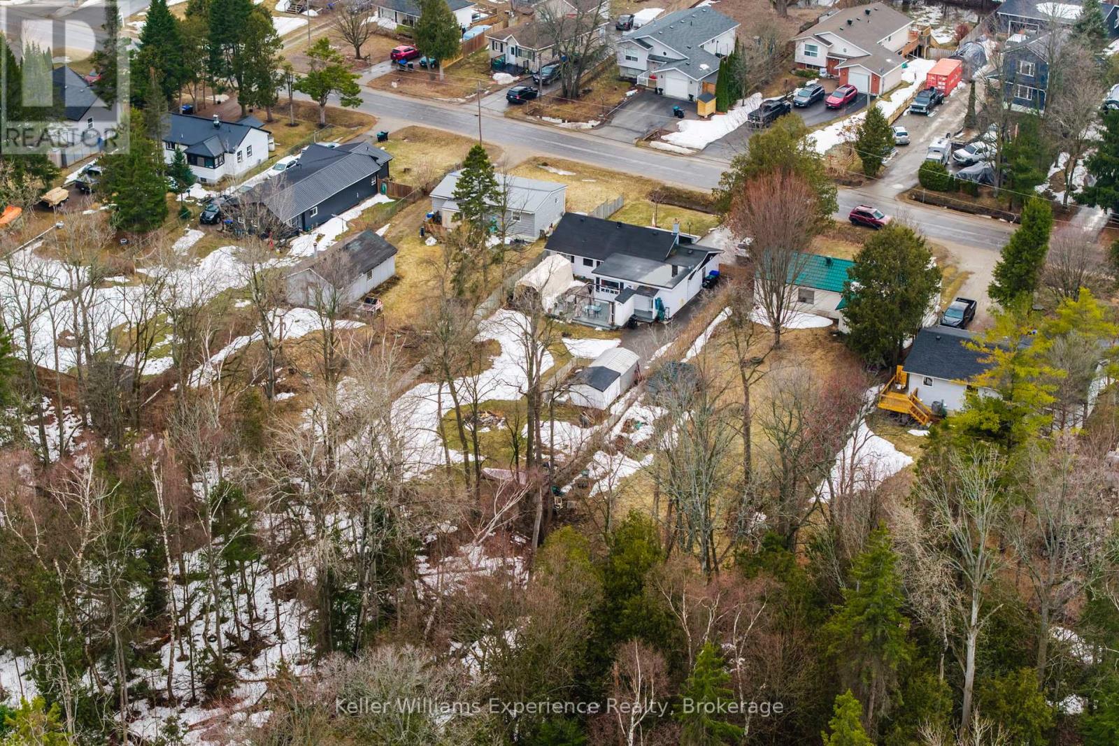 1031 FERRIER AVENUE - 27