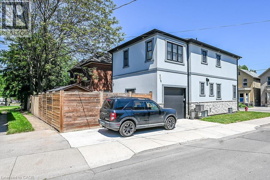 109 RAY Street N - 47
