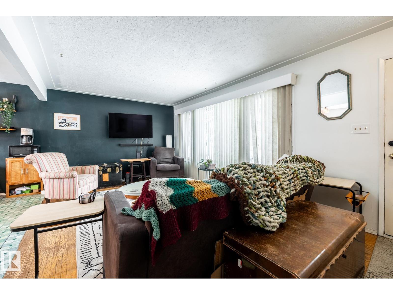 12231 47 ST NW - 3