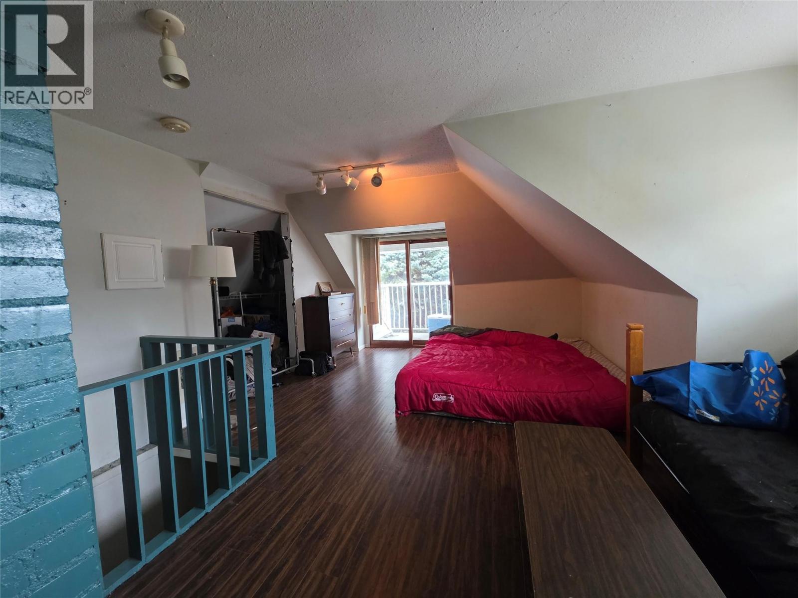 1290 Nelson Avenue, Trail